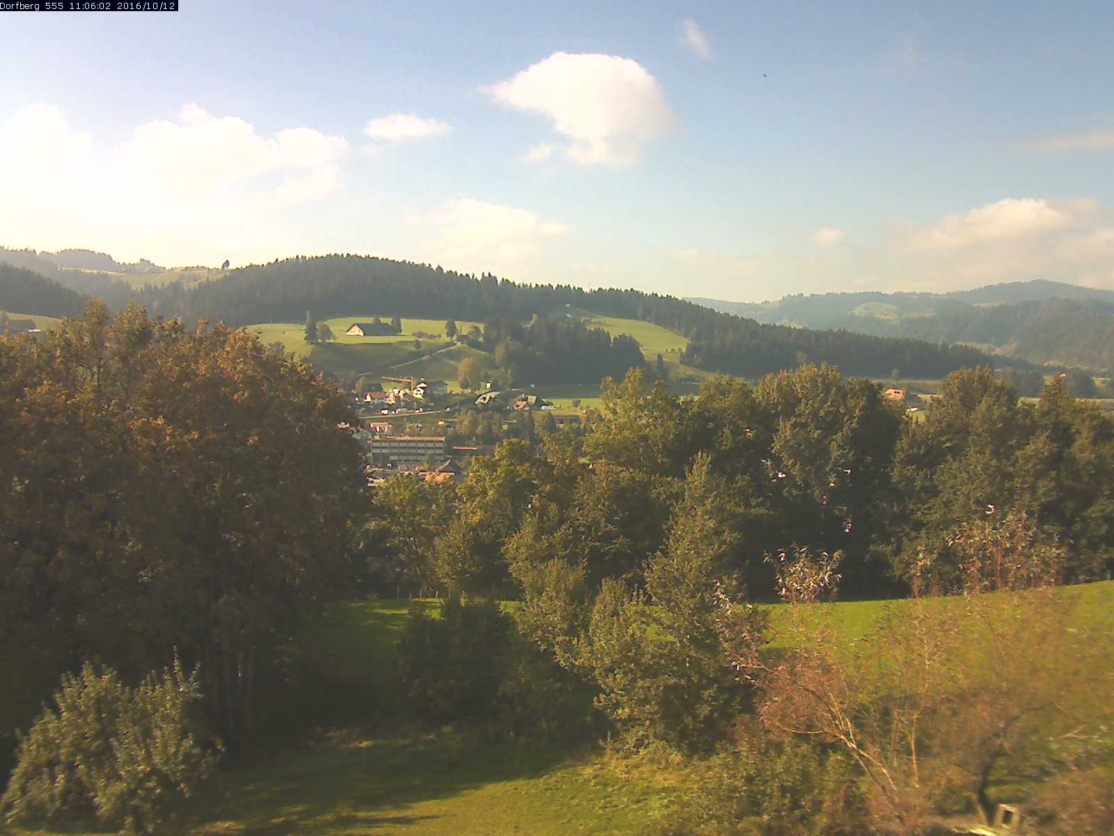 Webcam-Bild: Aussicht vom Dorfberg in Langnau 20161012-110601