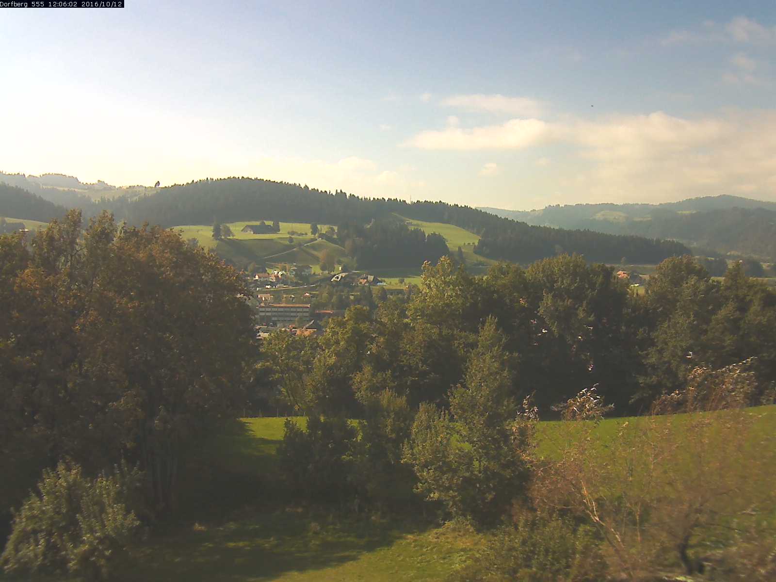 Webcam-Bild: Aussicht vom Dorfberg in Langnau 20161012-120601