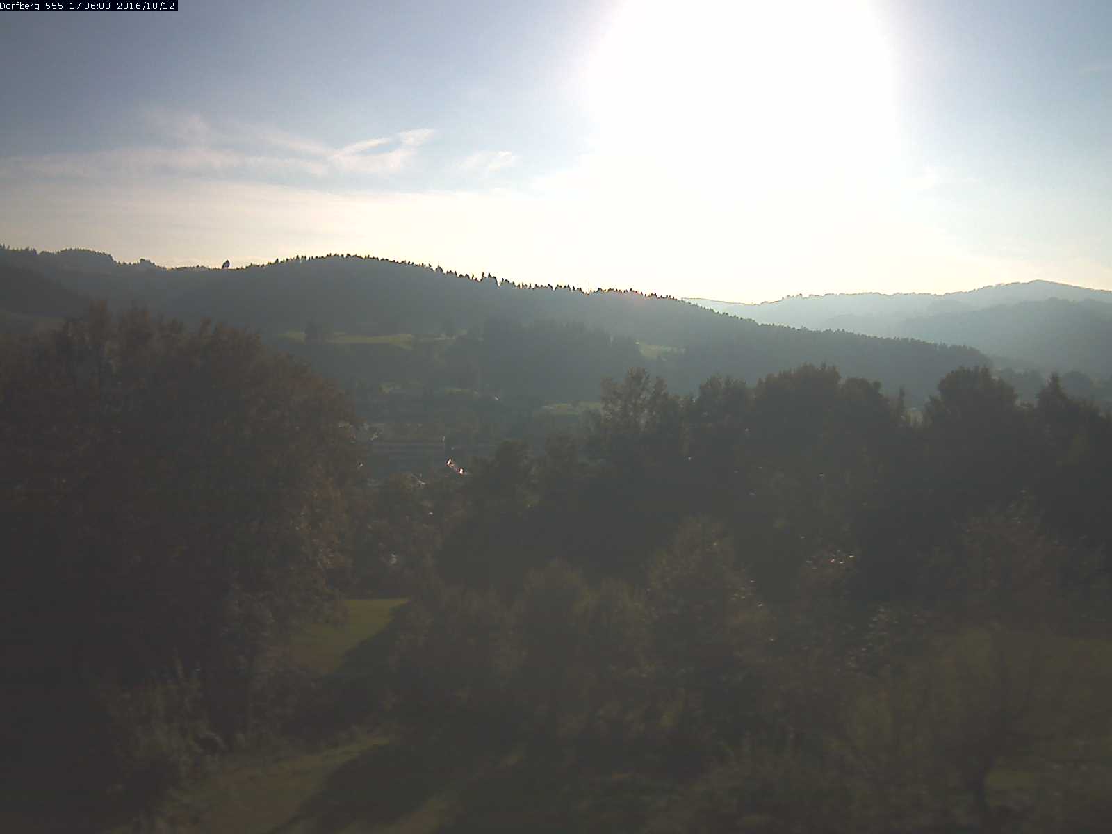 Webcam-Bild: Aussicht vom Dorfberg in Langnau 20161012-170601