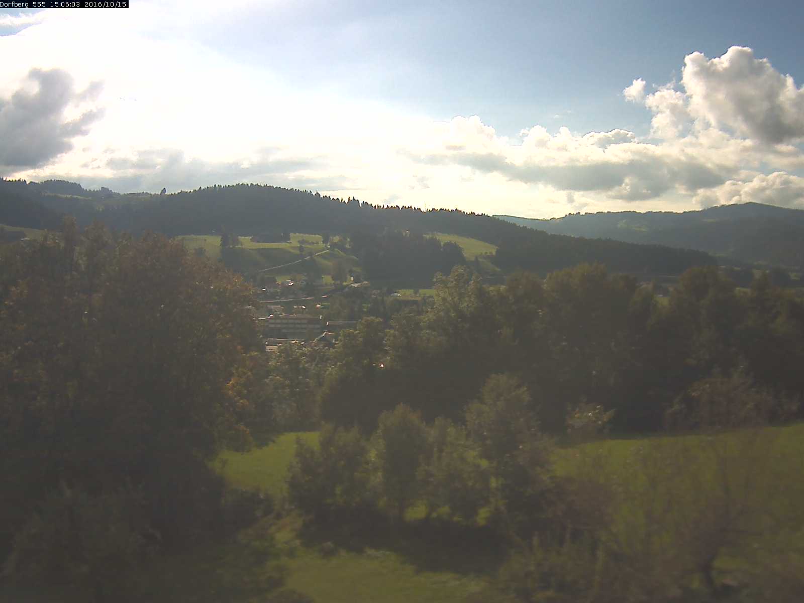 Webcam-Bild: Aussicht vom Dorfberg in Langnau 20161015-150601