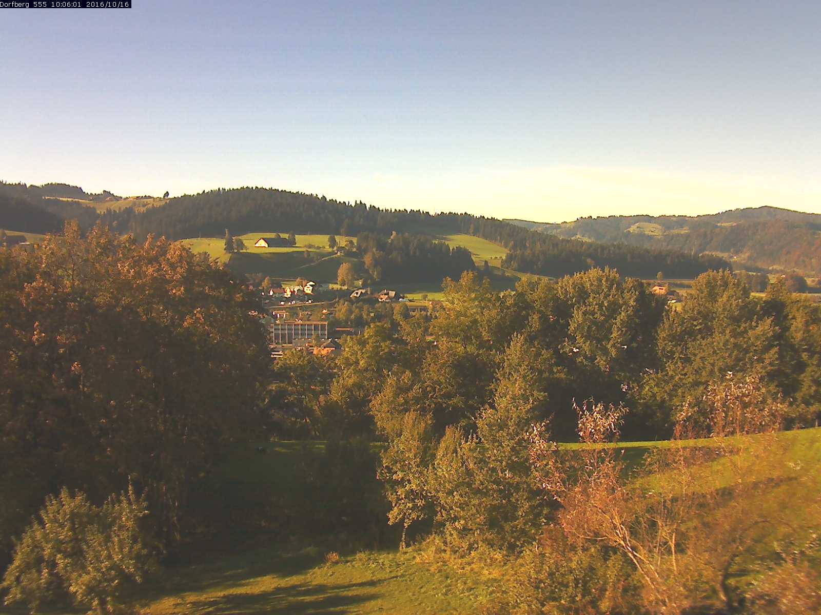 Webcam-Bild: Aussicht vom Dorfberg in Langnau 20161016-100601