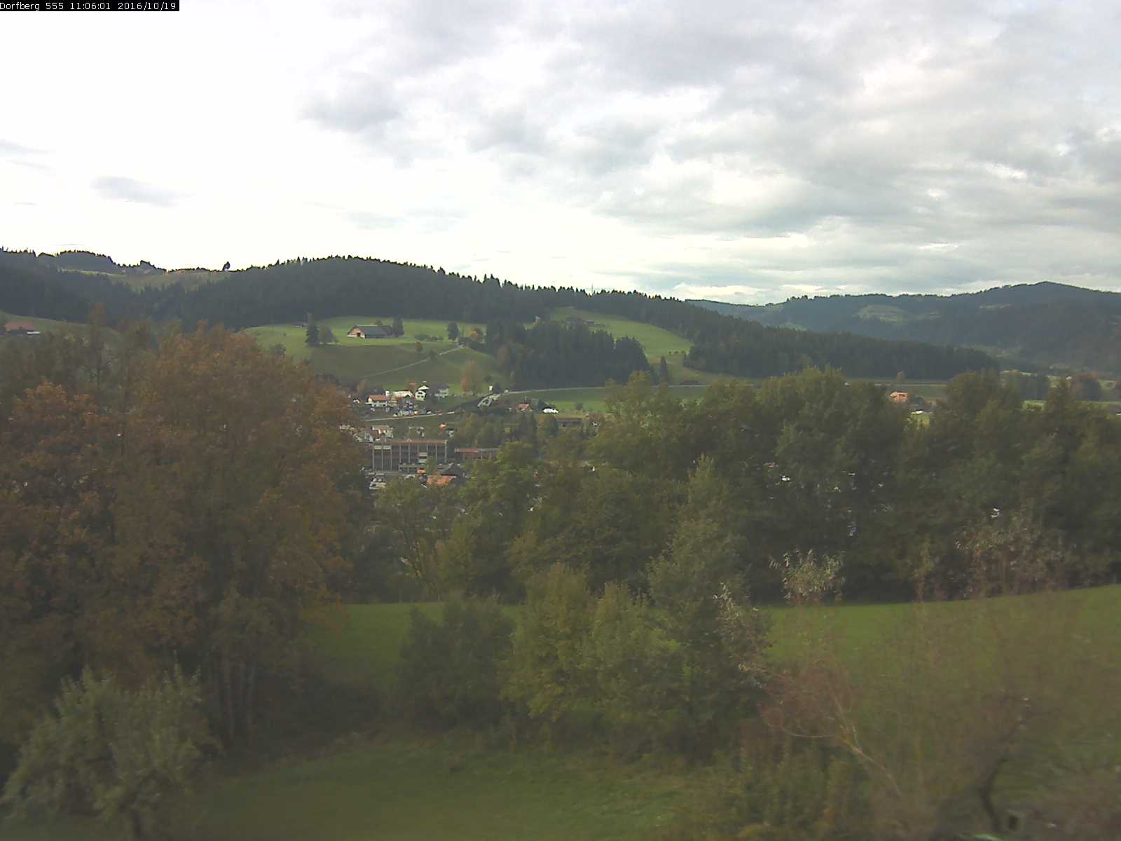Webcam-Bild: Aussicht vom Dorfberg in Langnau 20161019-110601