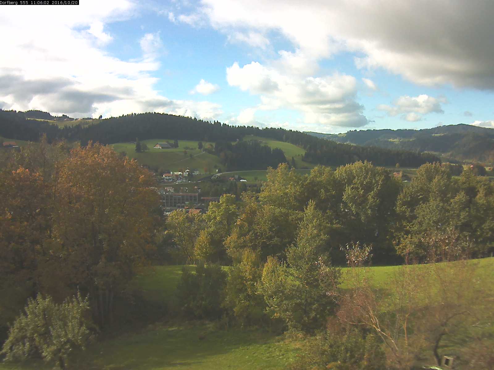 Webcam-Bild: Aussicht vom Dorfberg in Langnau 20161020-110601