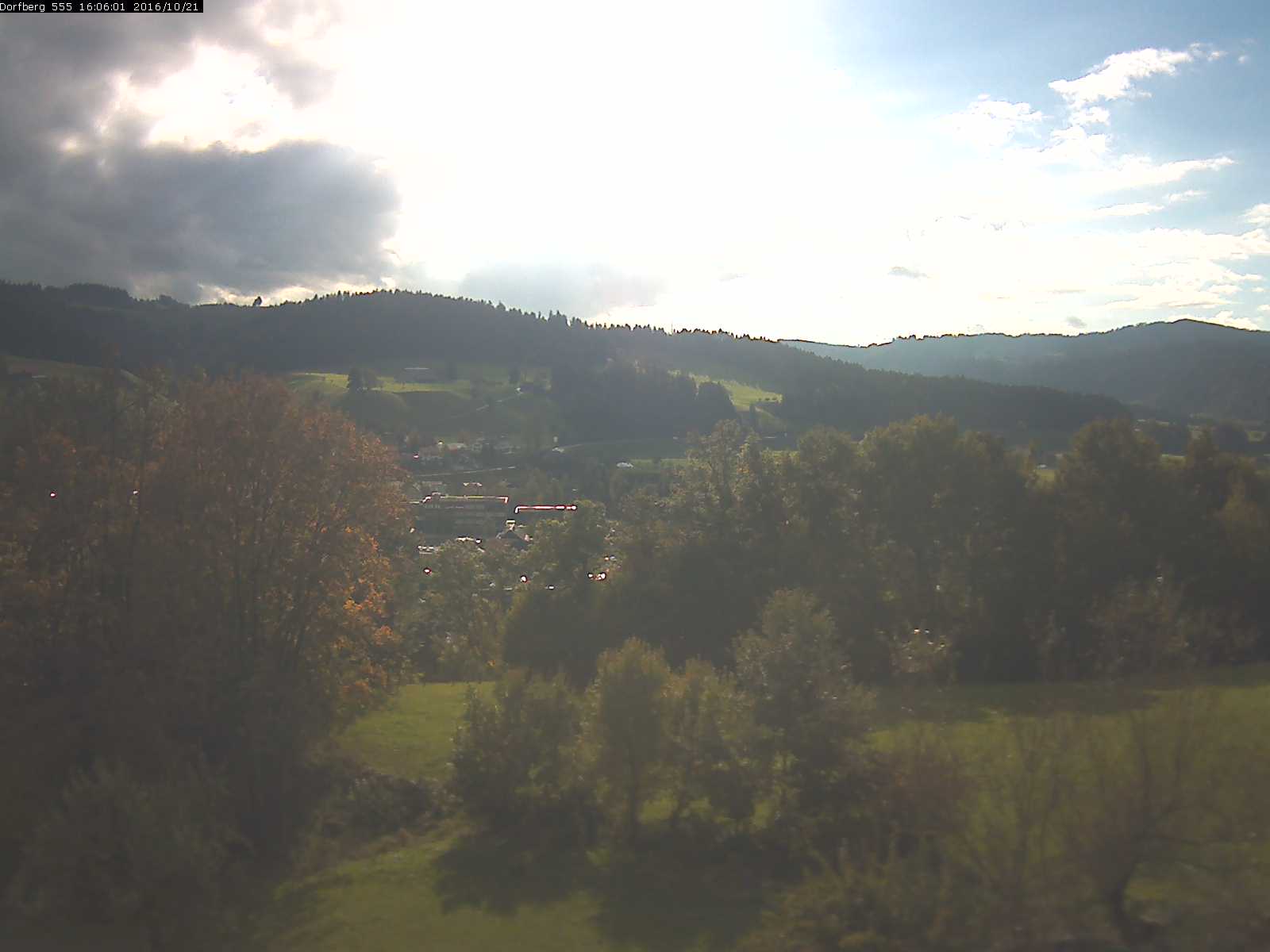 Webcam-Bild: Aussicht vom Dorfberg in Langnau 20161021-160601