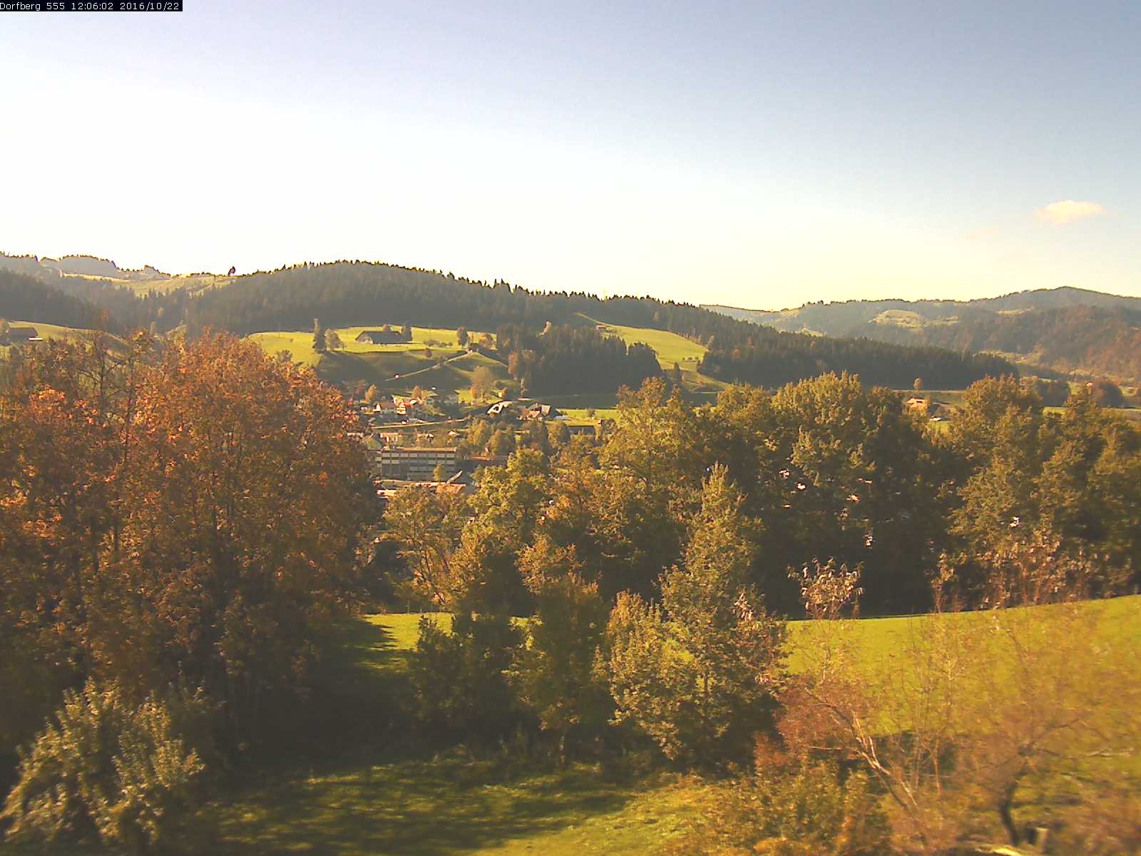 Webcam-Bild: Aussicht vom Dorfberg in Langnau 20161022-120601