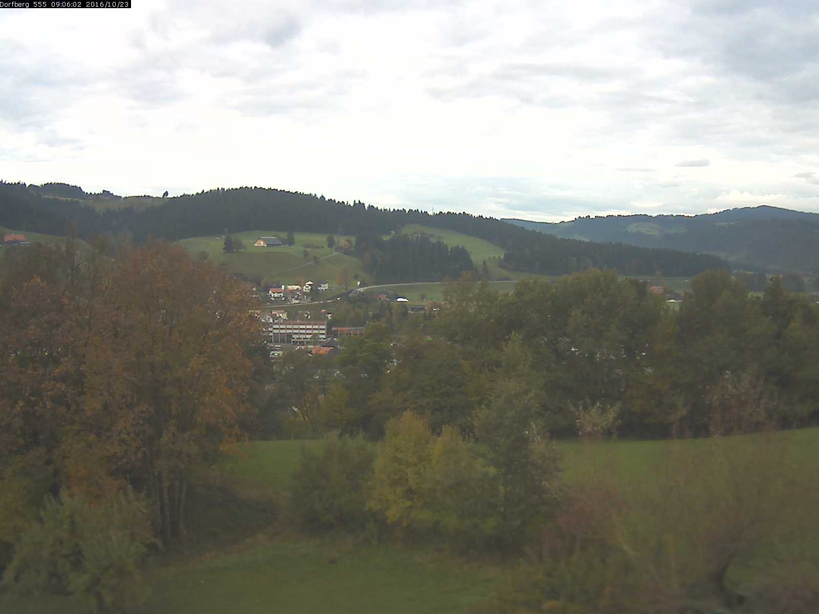 Webcam-Bild: Aussicht vom Dorfberg in Langnau 20161023-090601