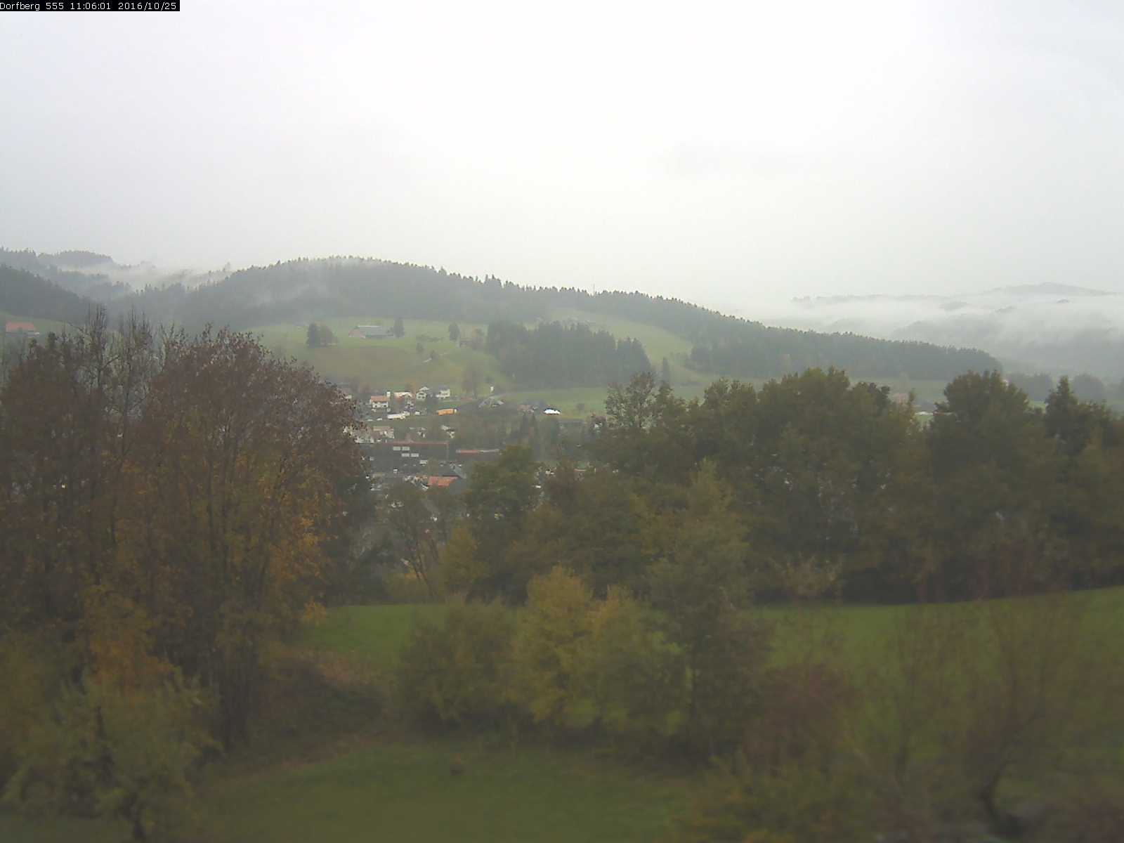 Webcam-Bild: Aussicht vom Dorfberg in Langnau 20161025-110601