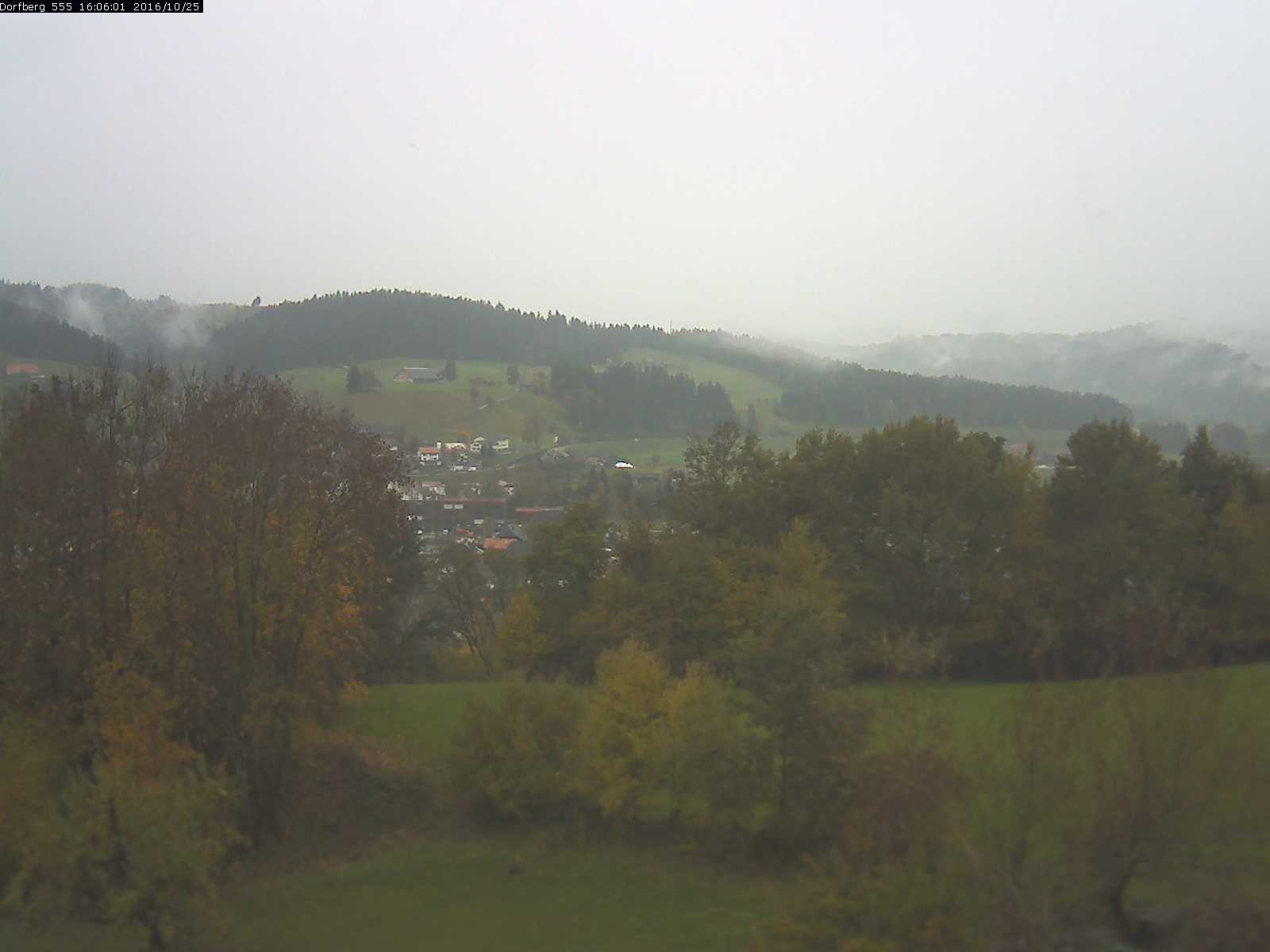 Webcam-Bild: Aussicht vom Dorfberg in Langnau 20161025-160601
