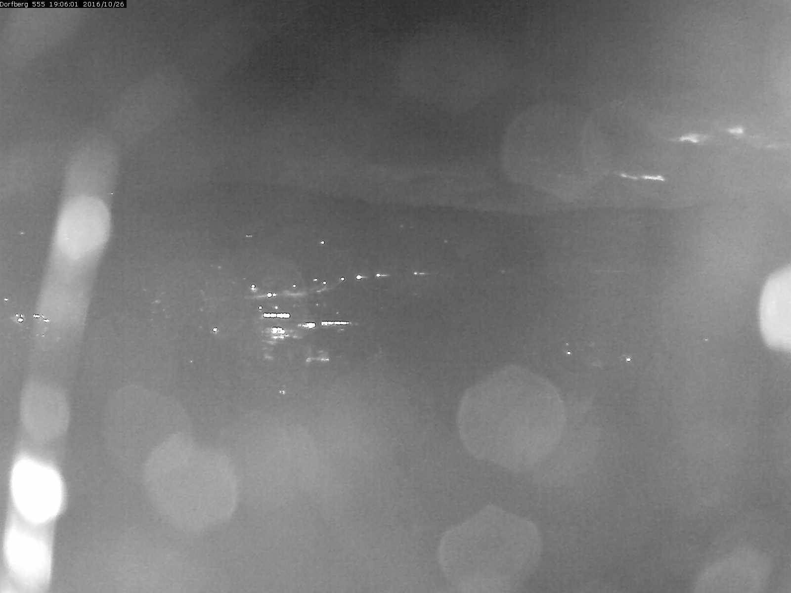 Webcam-Bild: Aussicht vom Dorfberg in Langnau 20161026-190601