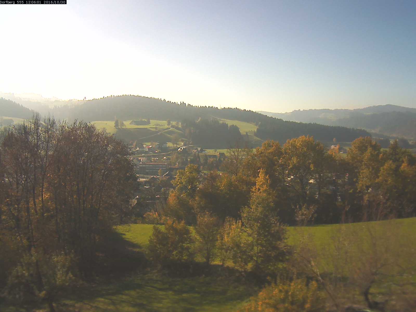 Webcam-Bild: Aussicht vom Dorfberg in Langnau 20161030-120601