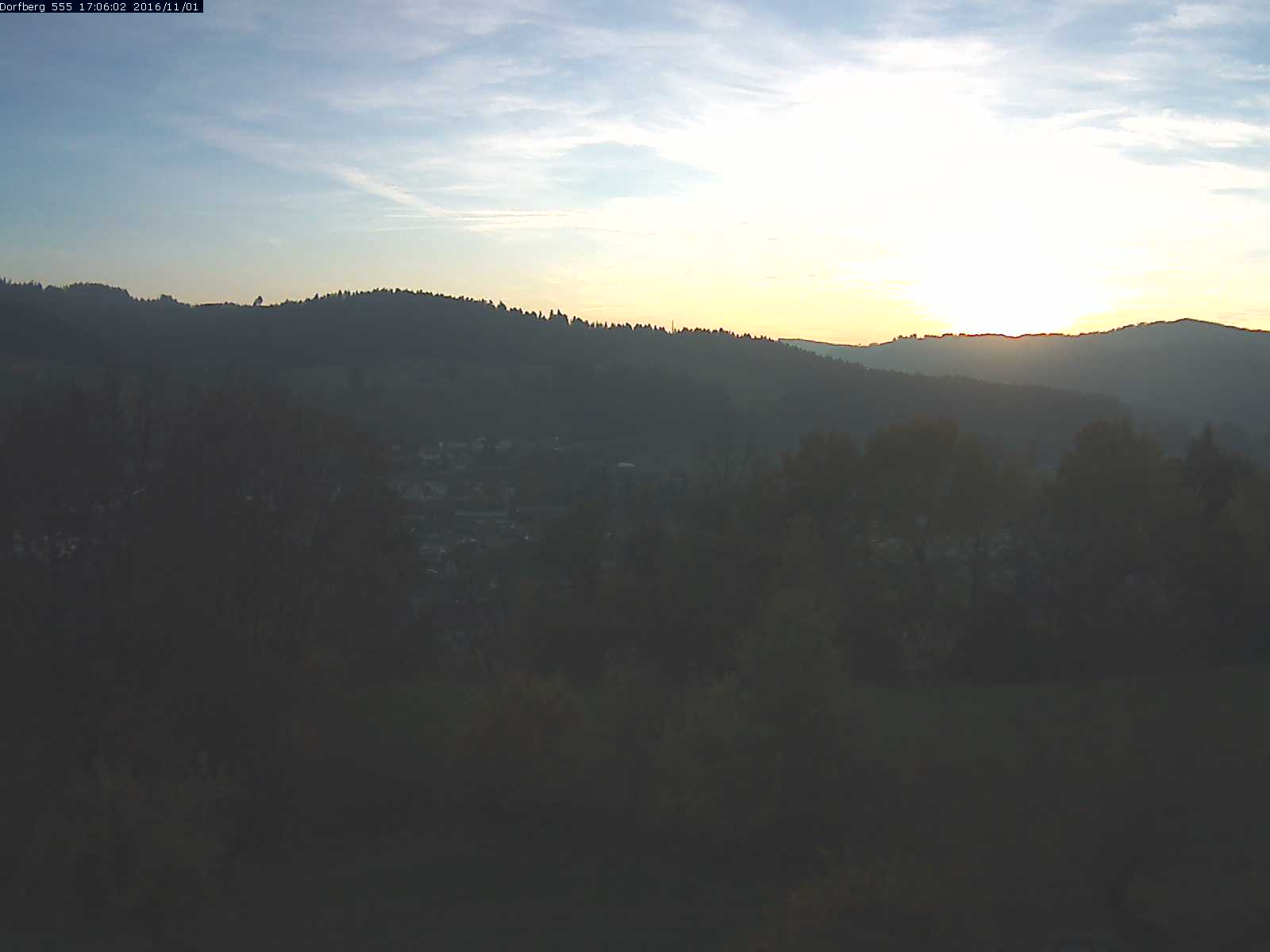 Webcam-Bild: Aussicht vom Dorfberg in Langnau 20161101-170601