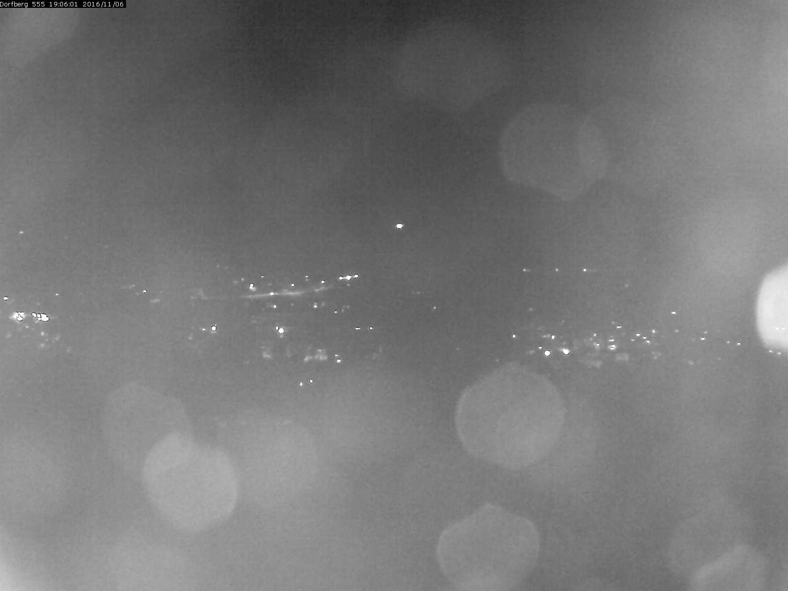 Webcam-Bild: Aussicht vom Dorfberg in Langnau 20161106-190601