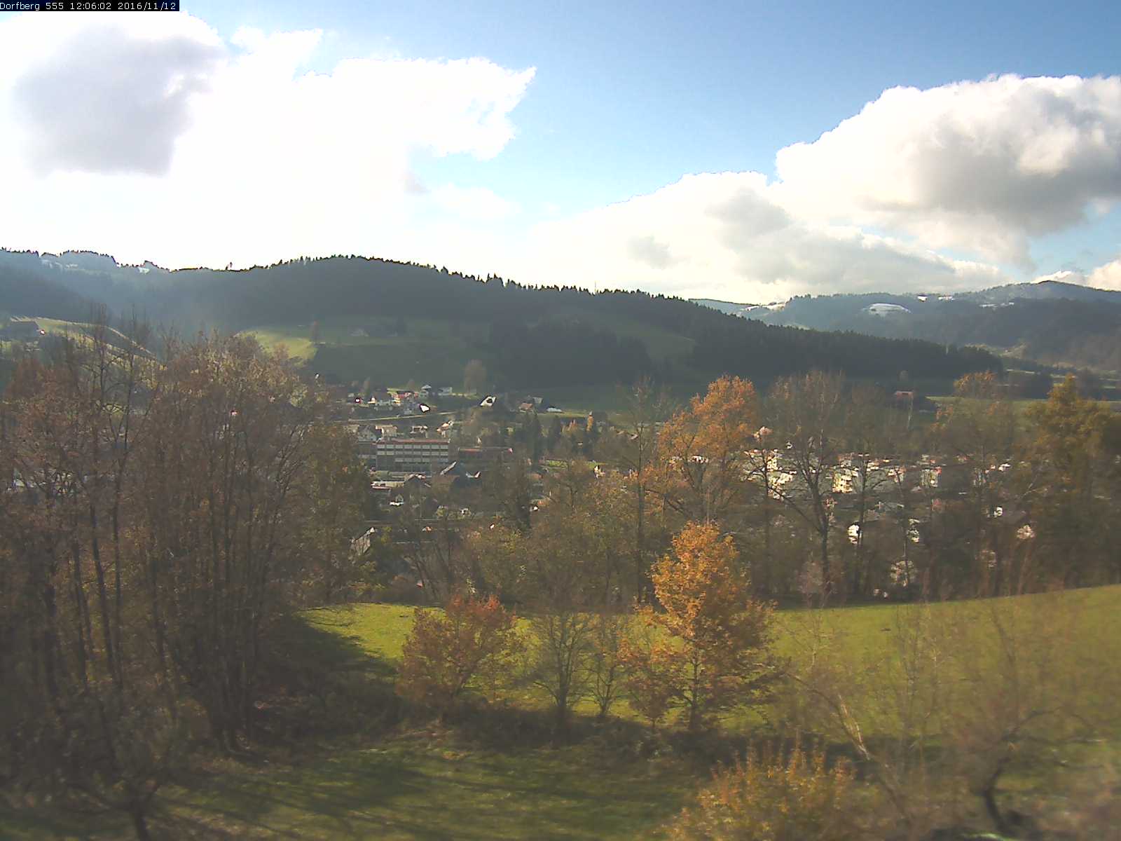 Webcam-Bild: Aussicht vom Dorfberg in Langnau 20161112-120601