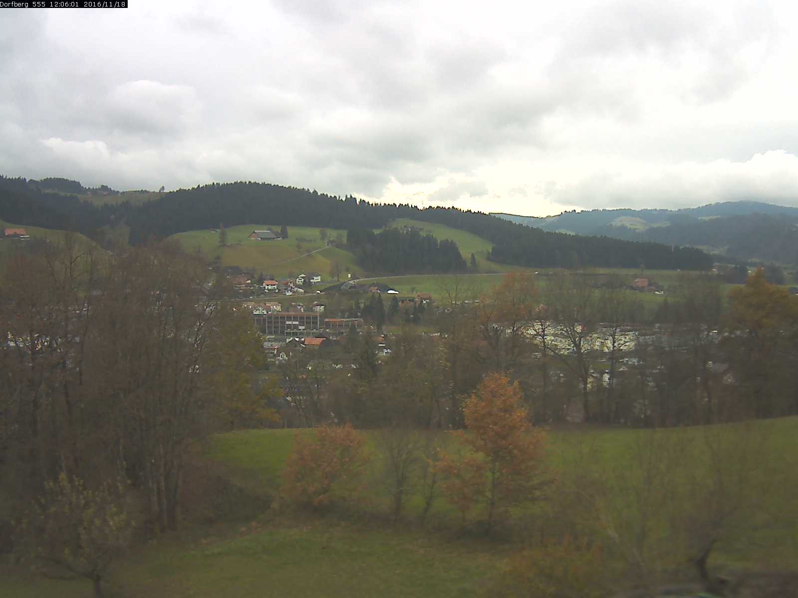 Webcam-Bild: Aussicht vom Dorfberg in Langnau 20161118-120601
