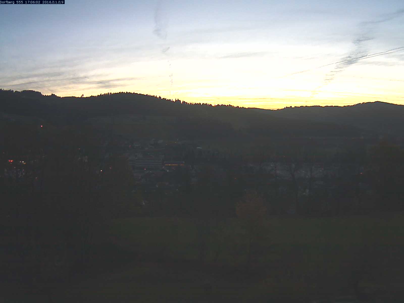 Webcam-Bild: Aussicht vom Dorfberg in Langnau 20161119-170601