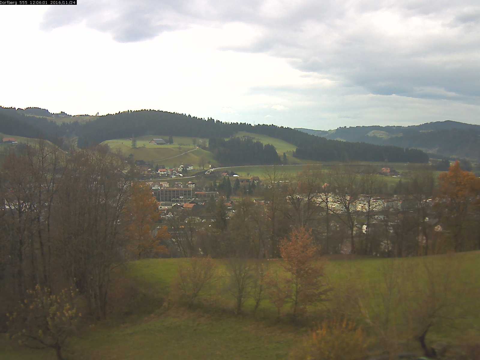 Webcam-Bild: Aussicht vom Dorfberg in Langnau 20161124-120601