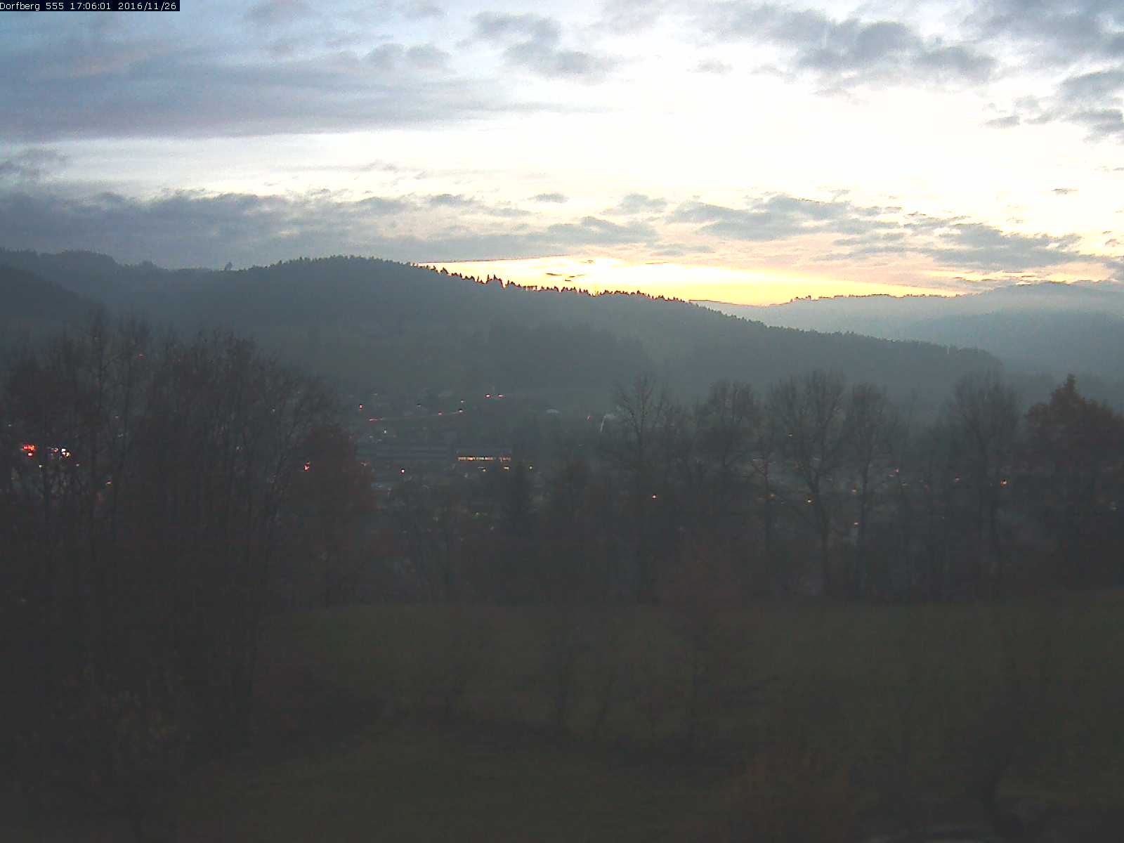 Webcam-Bild: Aussicht vom Dorfberg in Langnau 20161126-170601
