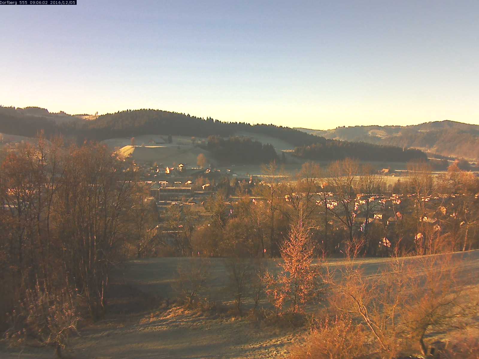 Webcam-Bild: Aussicht vom Dorfberg in Langnau 20161205-090601