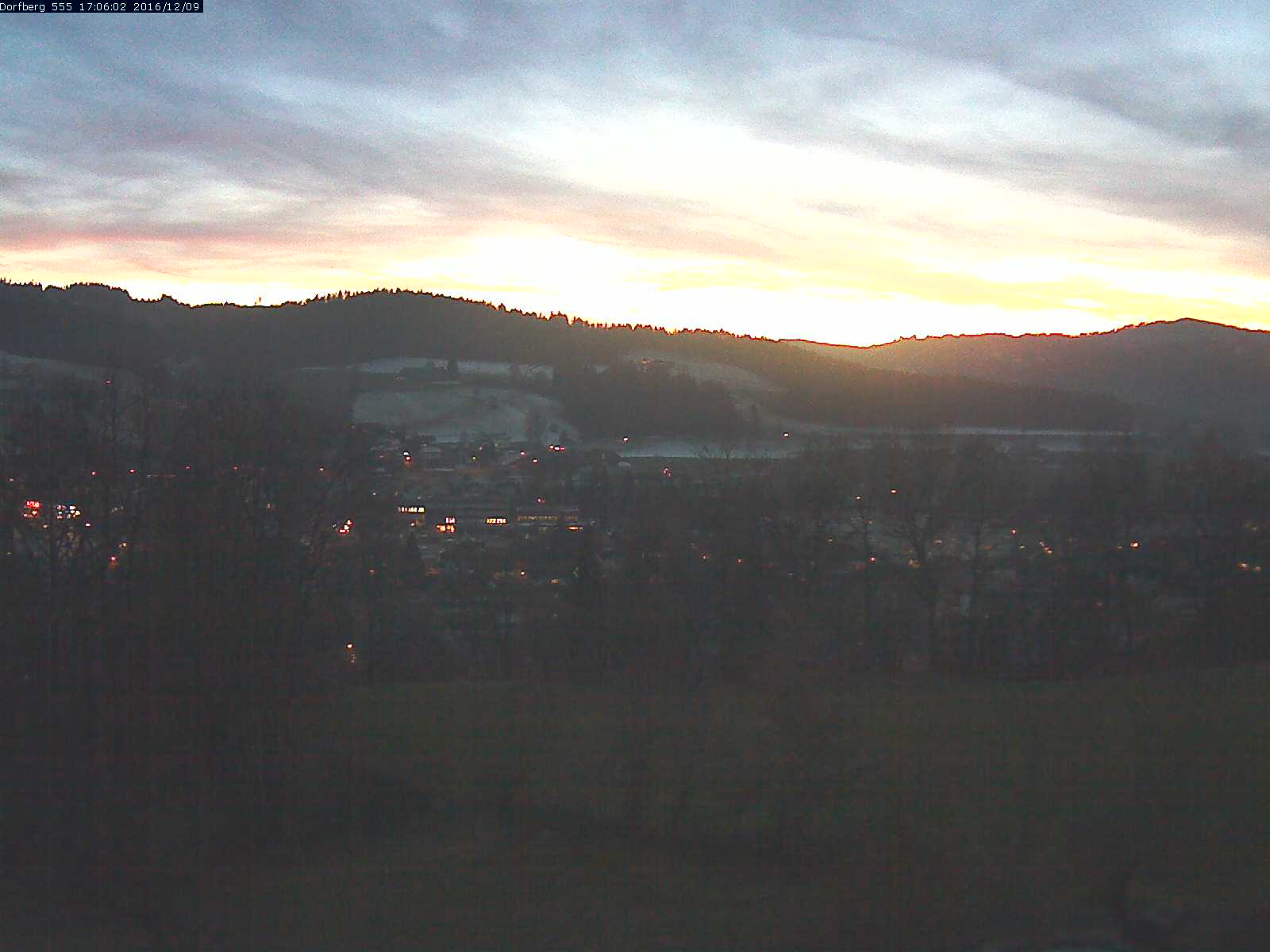 Webcam-Bild: Aussicht vom Dorfberg in Langnau 20161209-170601