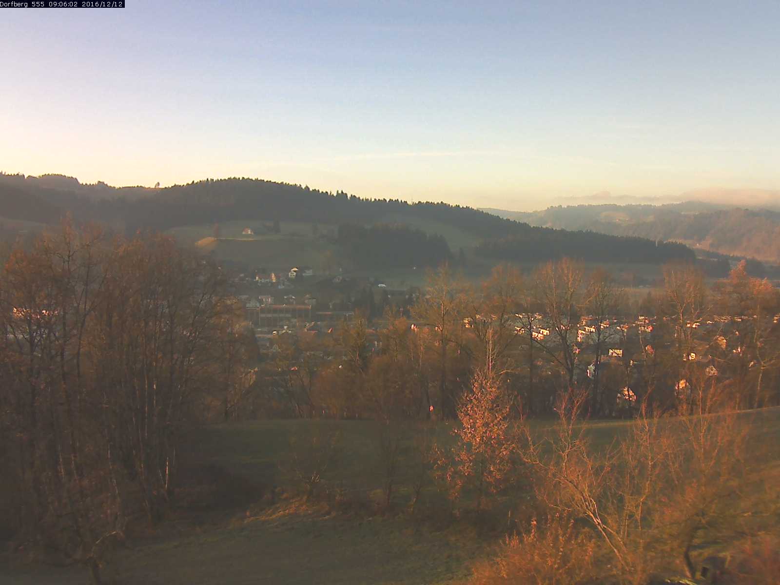 Webcam-Bild: Aussicht vom Dorfberg in Langnau 20161212-090601