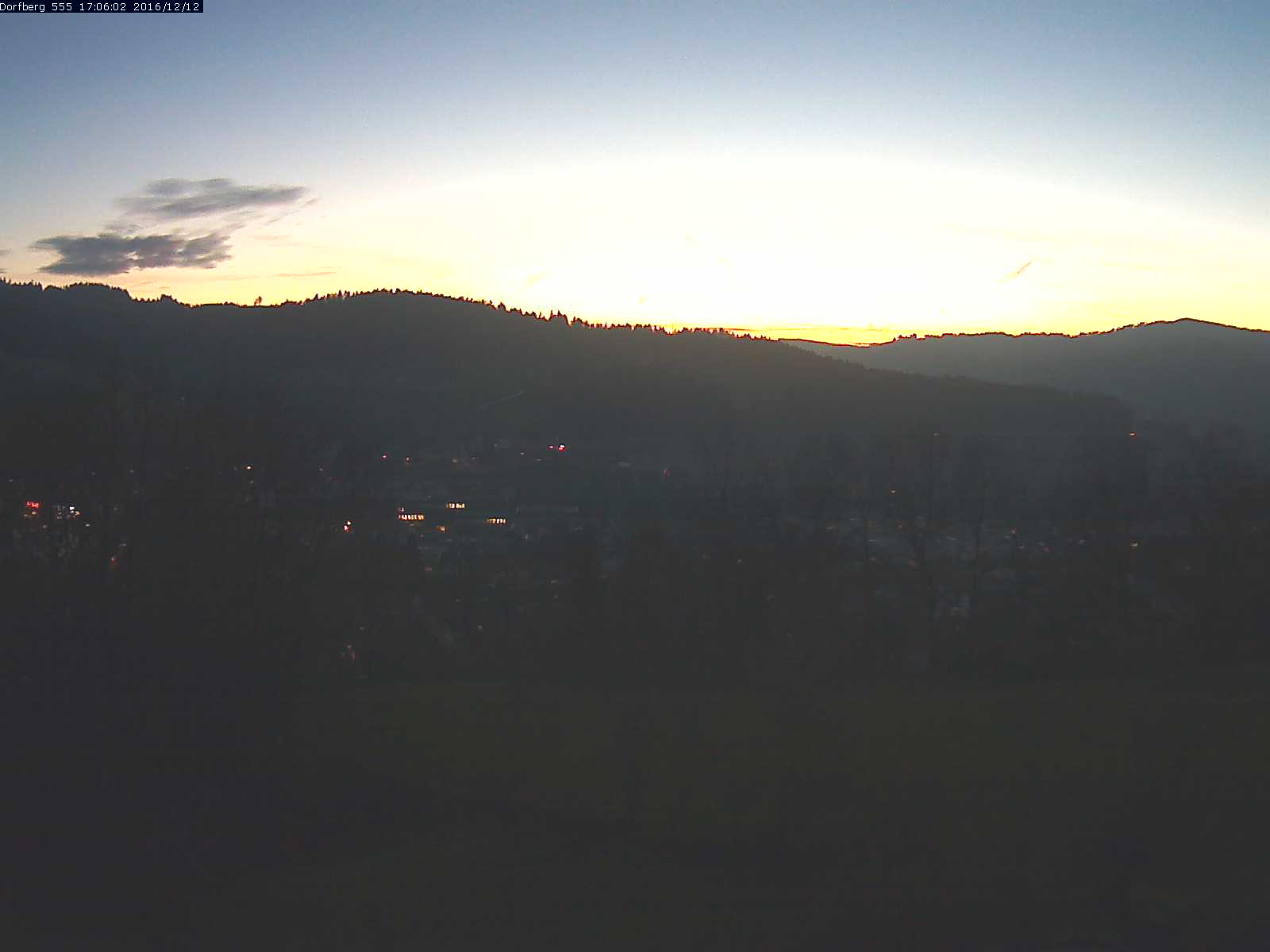Webcam-Bild: Aussicht vom Dorfberg in Langnau 20161212-170601