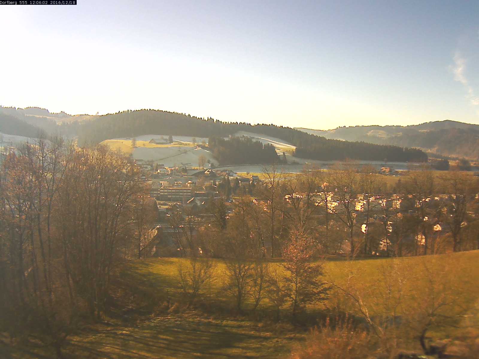 Webcam-Bild: Aussicht vom Dorfberg in Langnau 20161218-120601