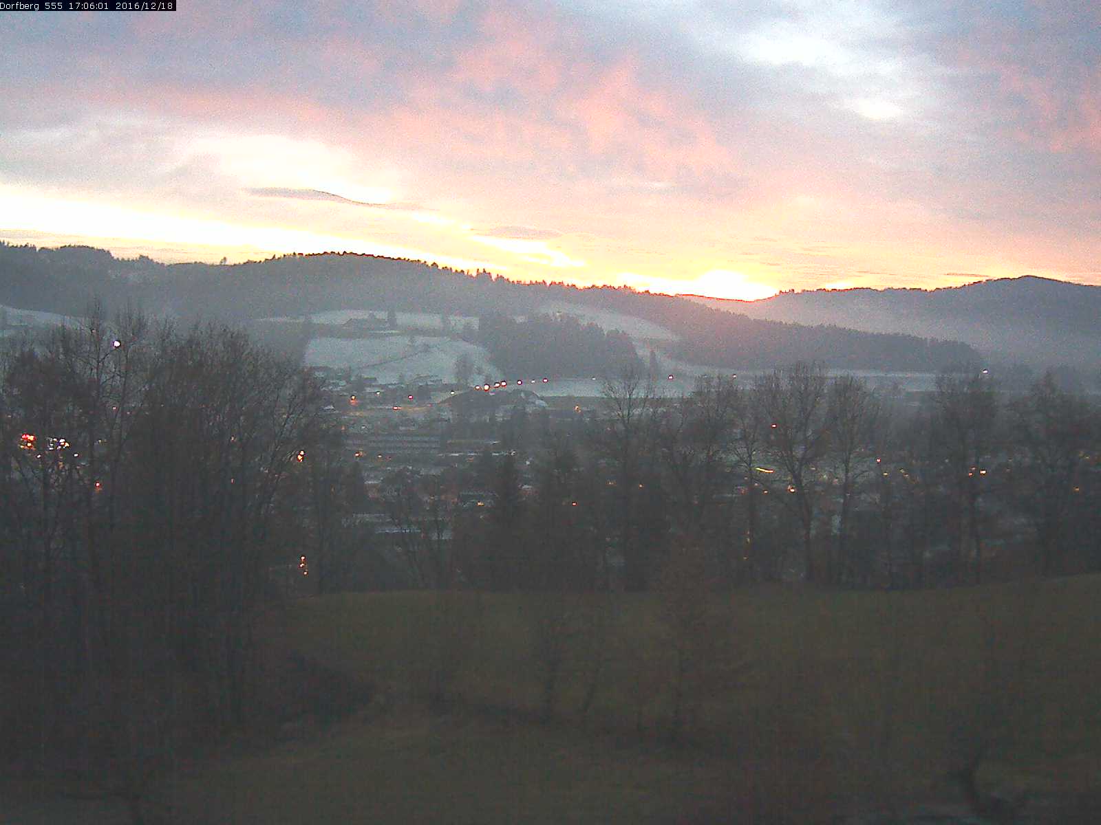 Webcam-Bild: Aussicht vom Dorfberg in Langnau 20161218-170601