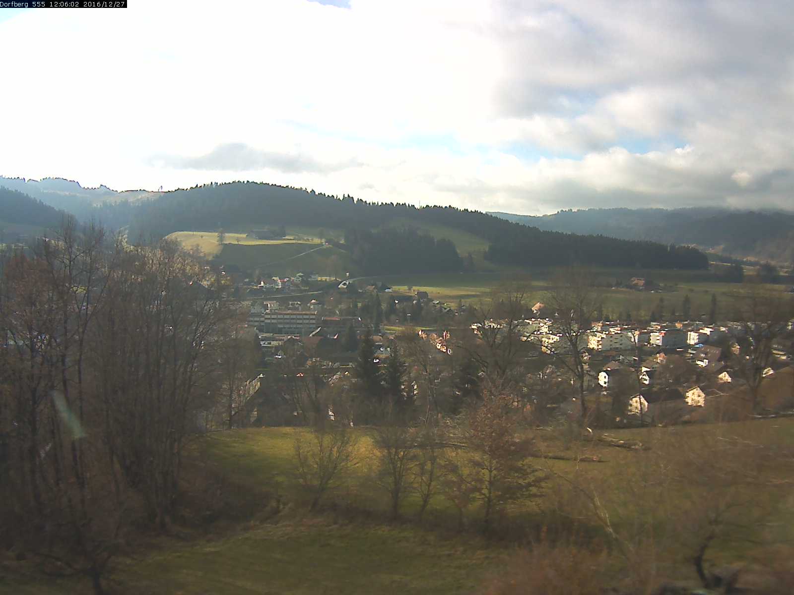 Webcam-Bild: Aussicht vom Dorfberg in Langnau 20161227-120601