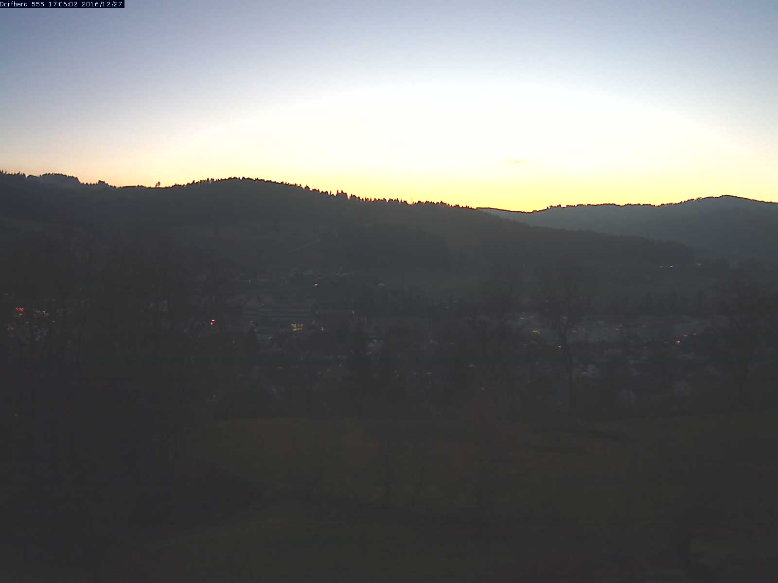 Webcam-Bild: Aussicht vom Dorfberg in Langnau 20161227-170601