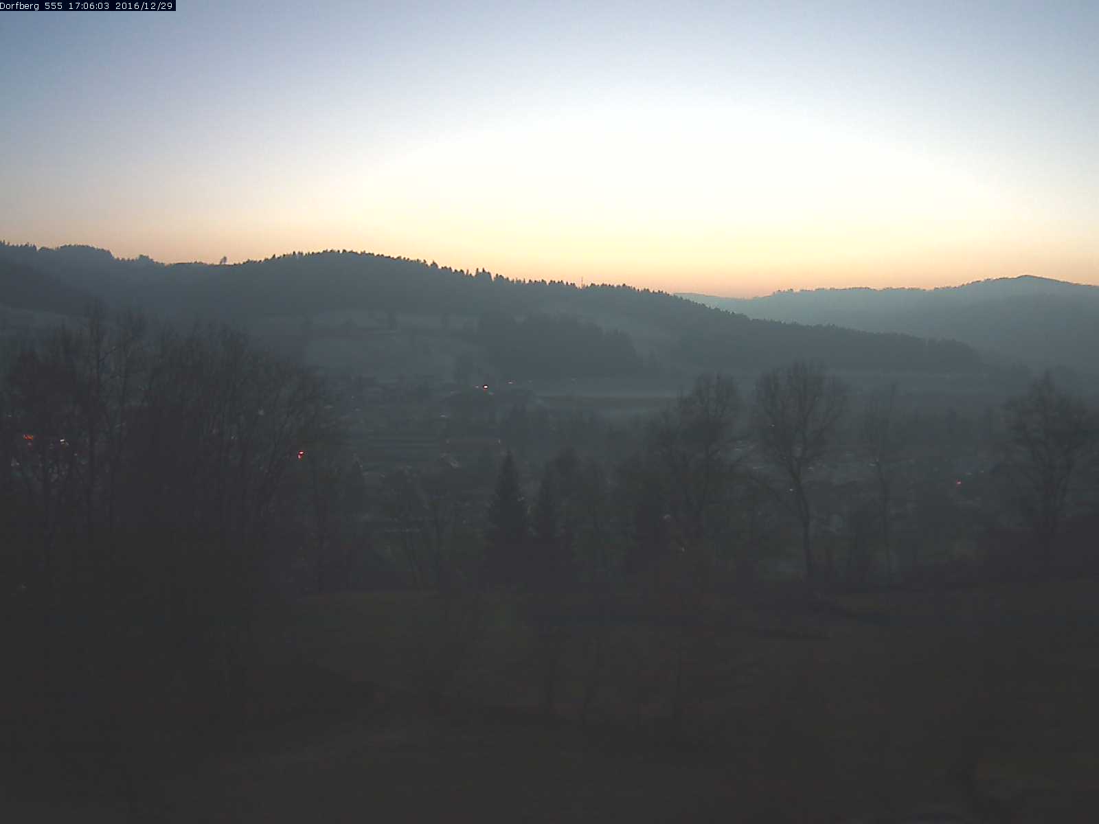 Webcam-Bild: Aussicht vom Dorfberg in Langnau 20161229-170601