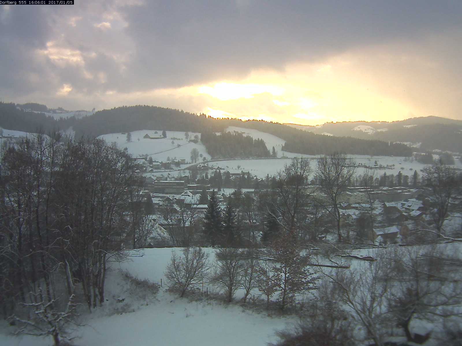 Webcam-Bild: Aussicht vom Dorfberg in Langnau 20170105-160601