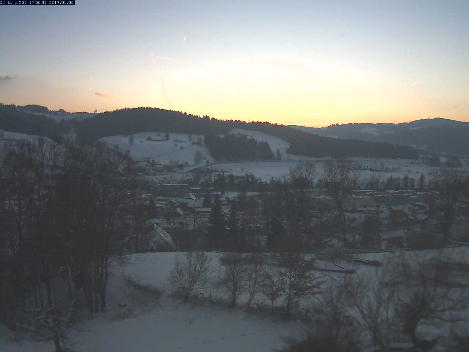 Webcam-Bild: Aussicht vom Dorfberg in Langnau 20170106-170601