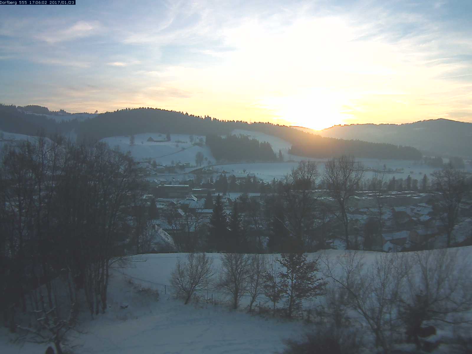 Webcam-Bild: Aussicht vom Dorfberg in Langnau 20170123-170601