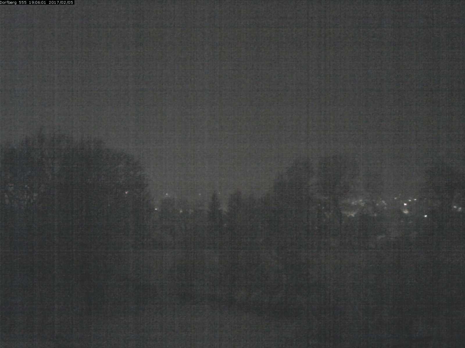 Webcam-Bild: Aussicht vom Dorfberg in Langnau 20170205-190601