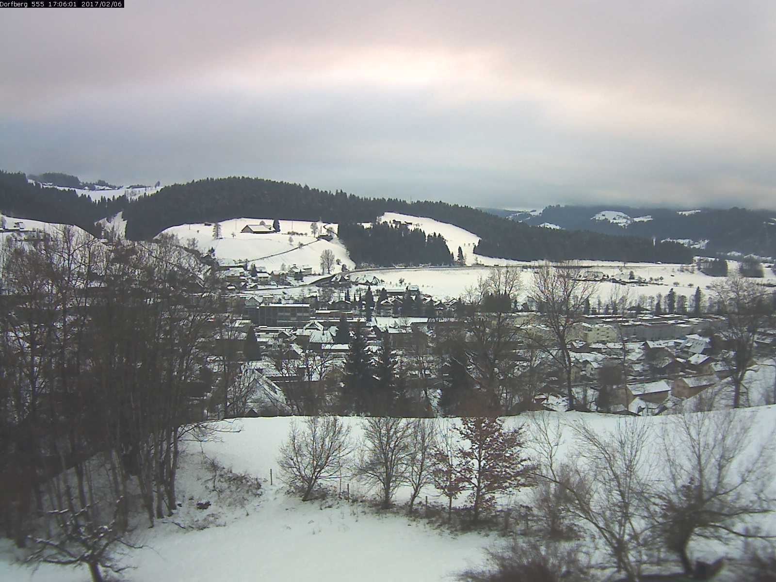 Webcam-Bild: Aussicht vom Dorfberg in Langnau 20170206-170601