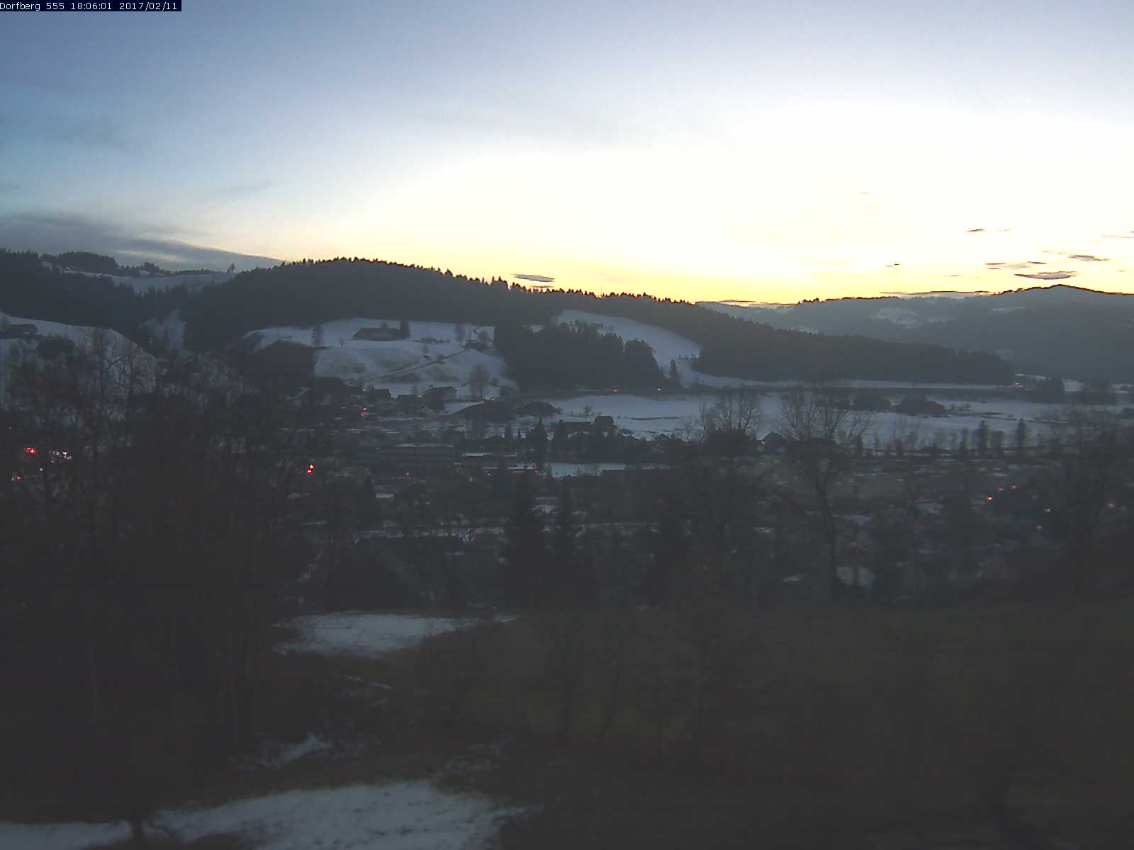 Webcam-Bild: Aussicht vom Dorfberg in Langnau 20170211-180601