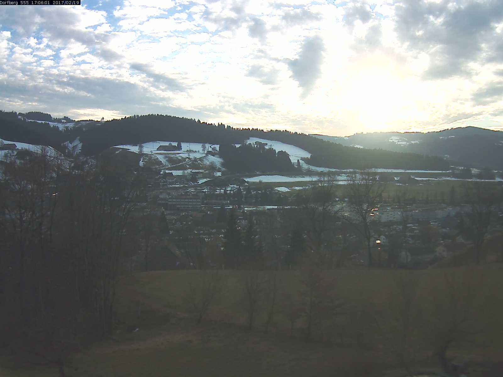 Webcam-Bild: Aussicht vom Dorfberg in Langnau 20170219-170601