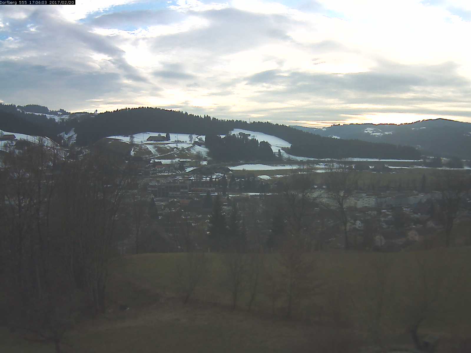 Webcam-Bild: Aussicht vom Dorfberg in Langnau 20170220-170601