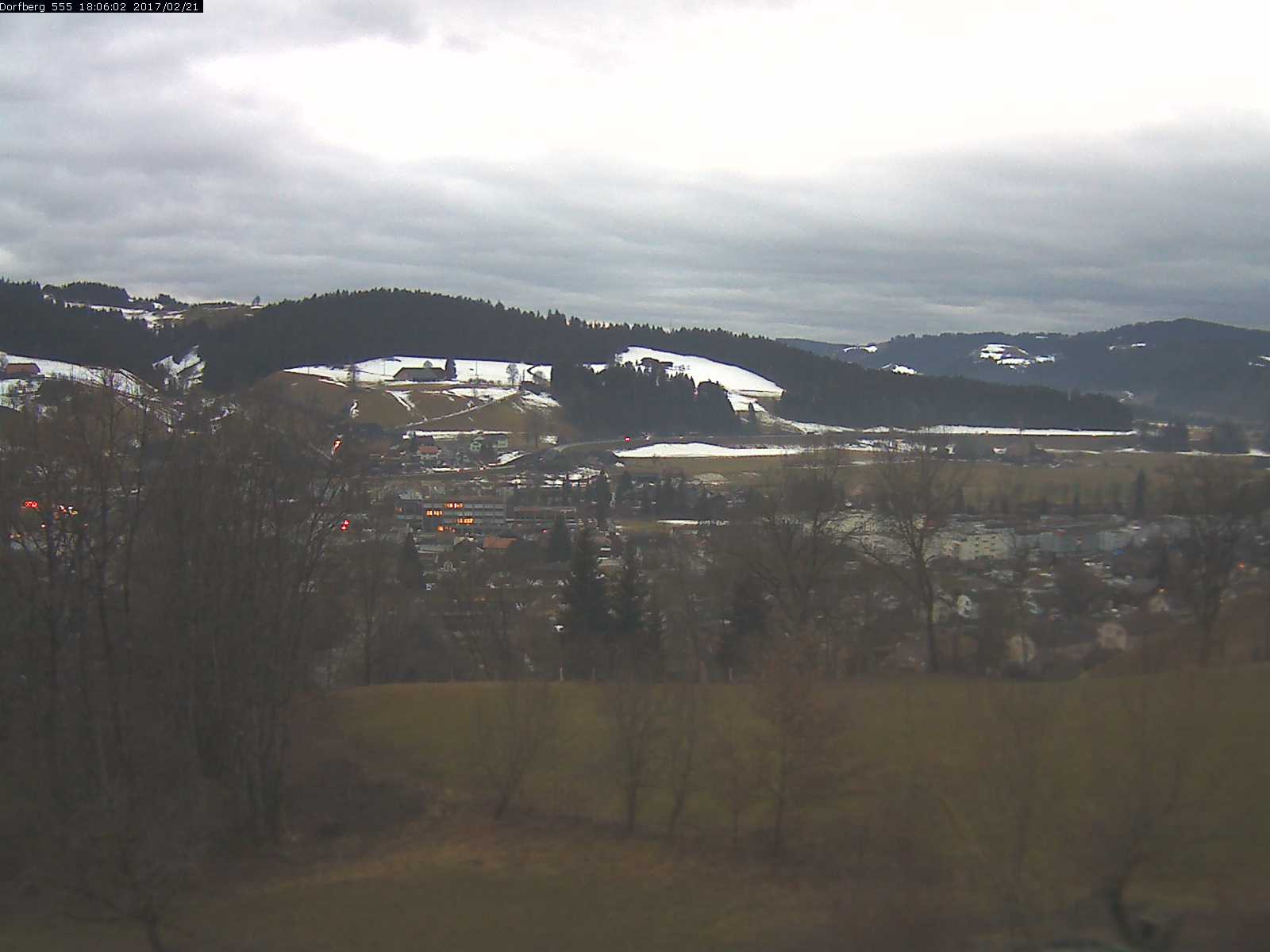 Webcam-Bild: Aussicht vom Dorfberg in Langnau 20170221-180601