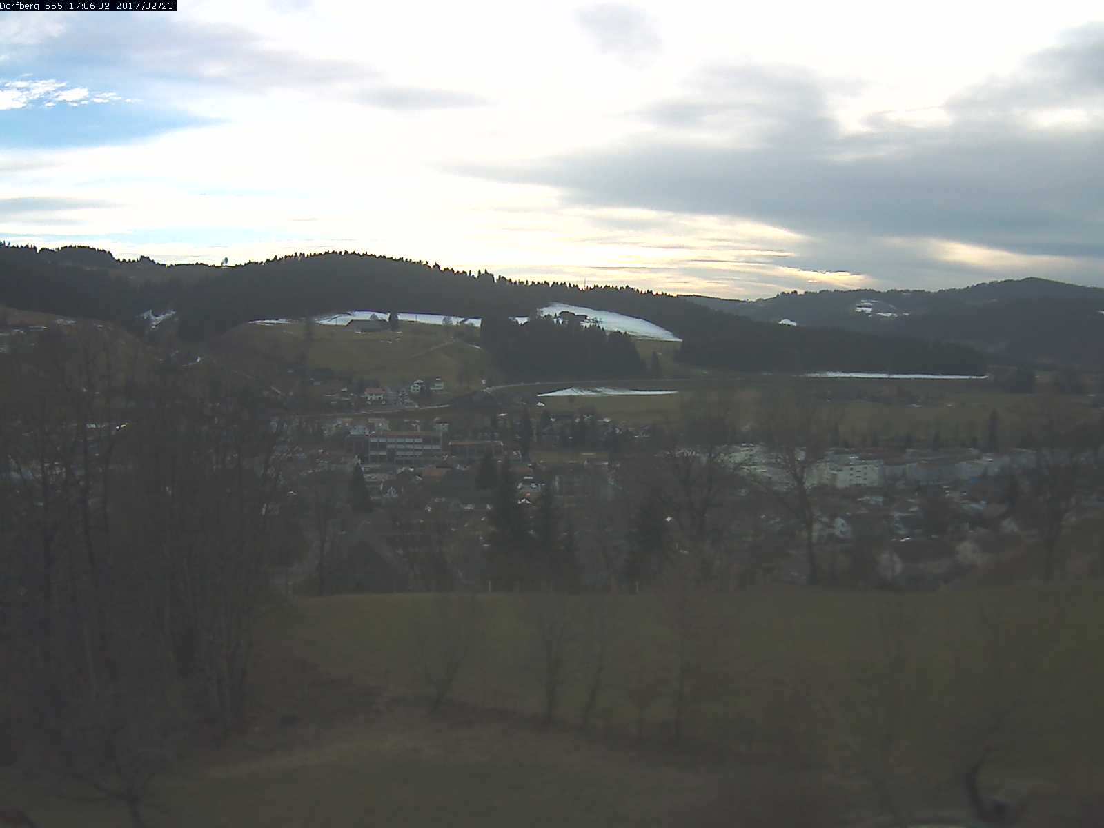 Webcam-Bild: Aussicht vom Dorfberg in Langnau 20170223-170601