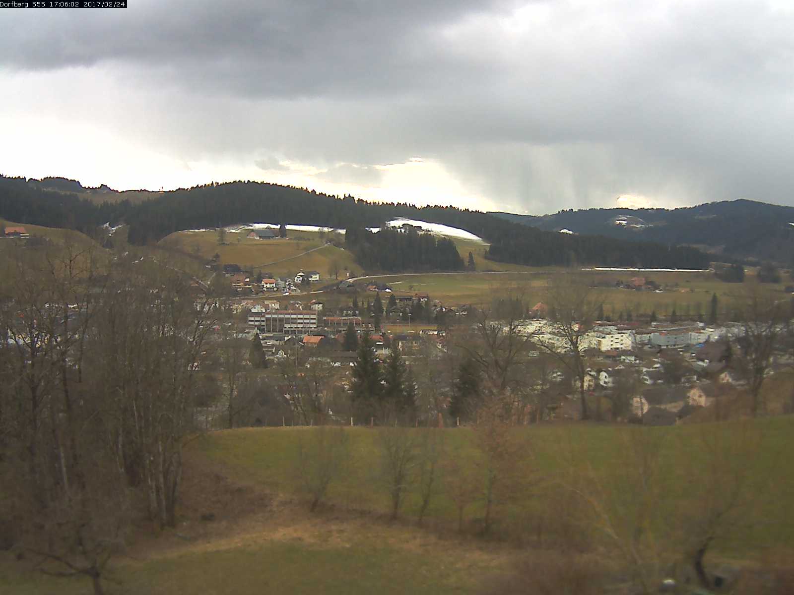 Webcam-Bild: Aussicht vom Dorfberg in Langnau 20170224-170601