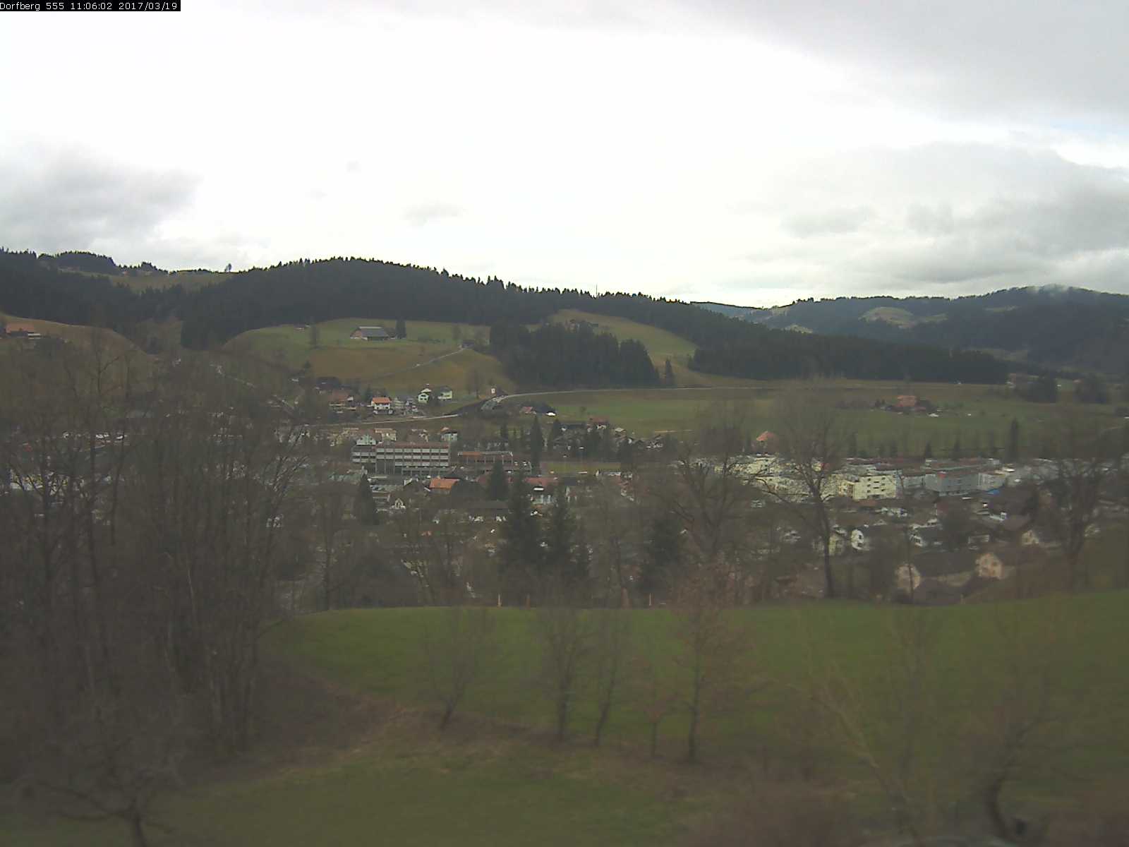 Webcam-Bild: Aussicht vom Dorfberg in Langnau 20170319-110601