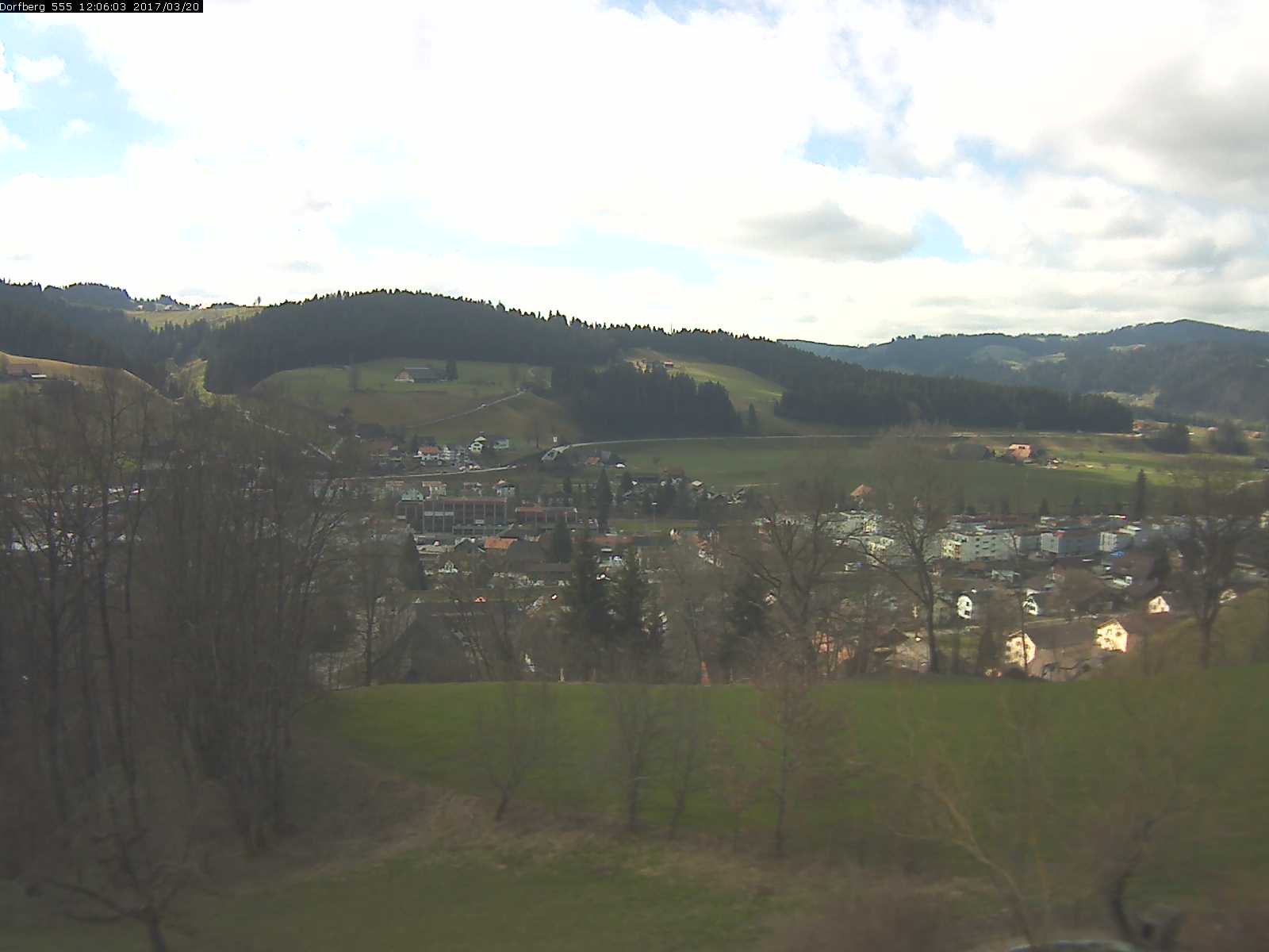 Webcam-Bild: Aussicht vom Dorfberg in Langnau 20170320-120601