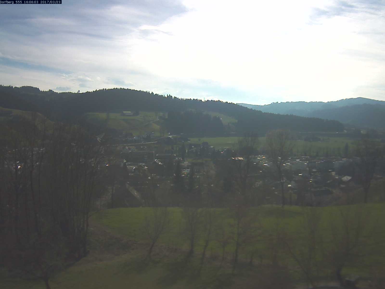 Webcam-Bild: Aussicht vom Dorfberg in Langnau 20170323-160601