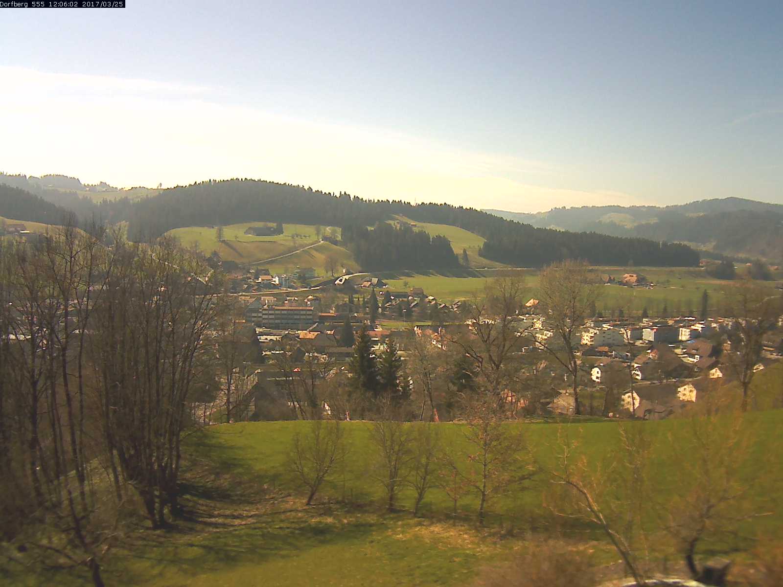 Webcam-Bild: Aussicht vom Dorfberg in Langnau 20170325-120601