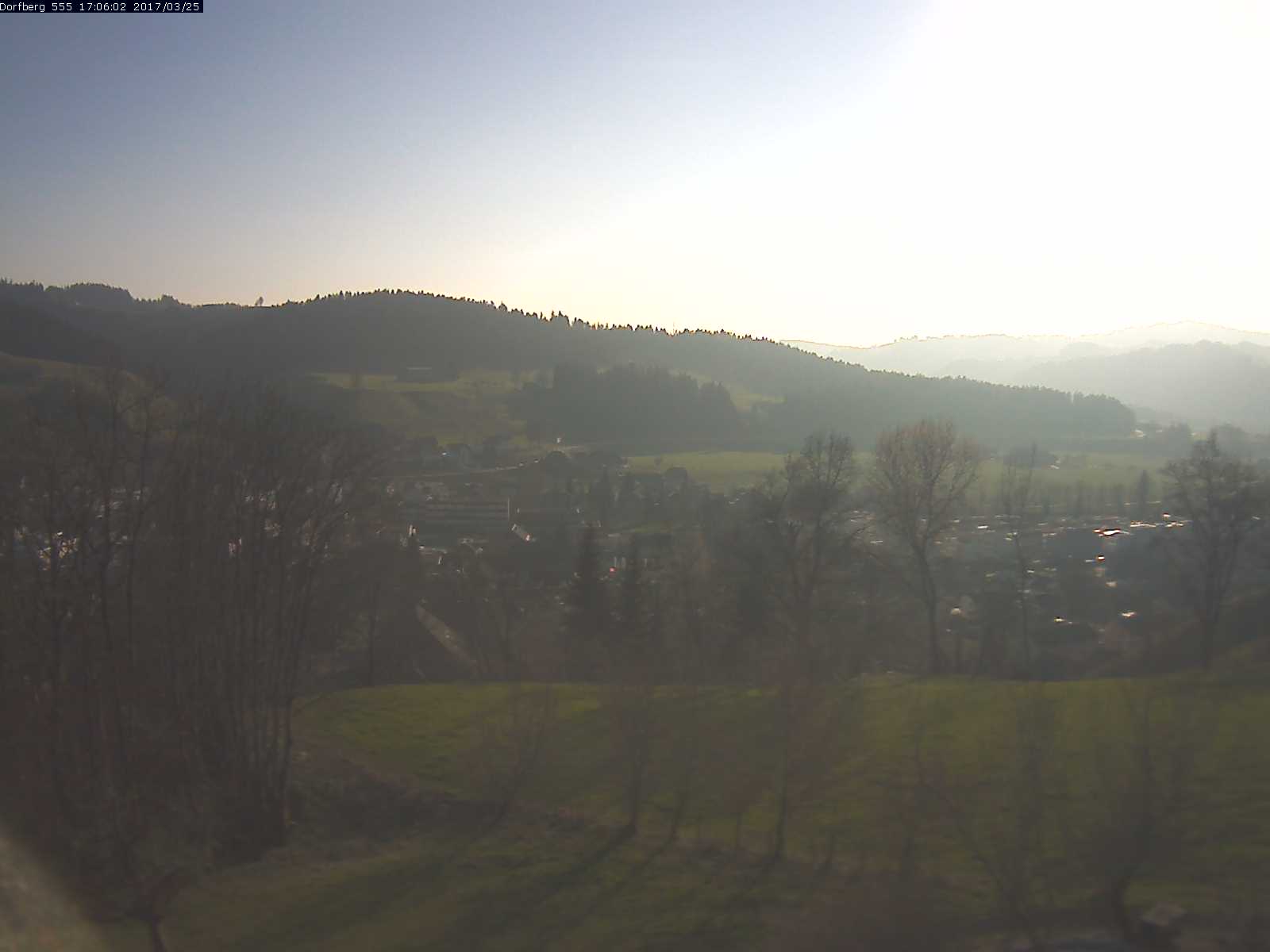 Webcam-Bild: Aussicht vom Dorfberg in Langnau 20170325-170601