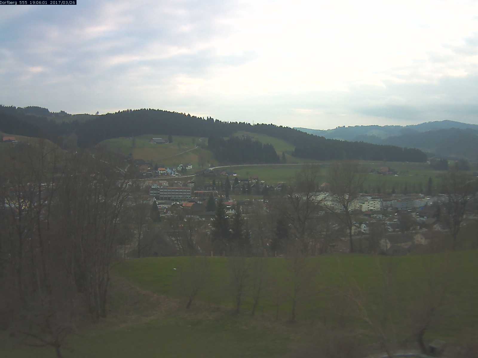 Webcam-Bild: Aussicht vom Dorfberg in Langnau 20170326-190601