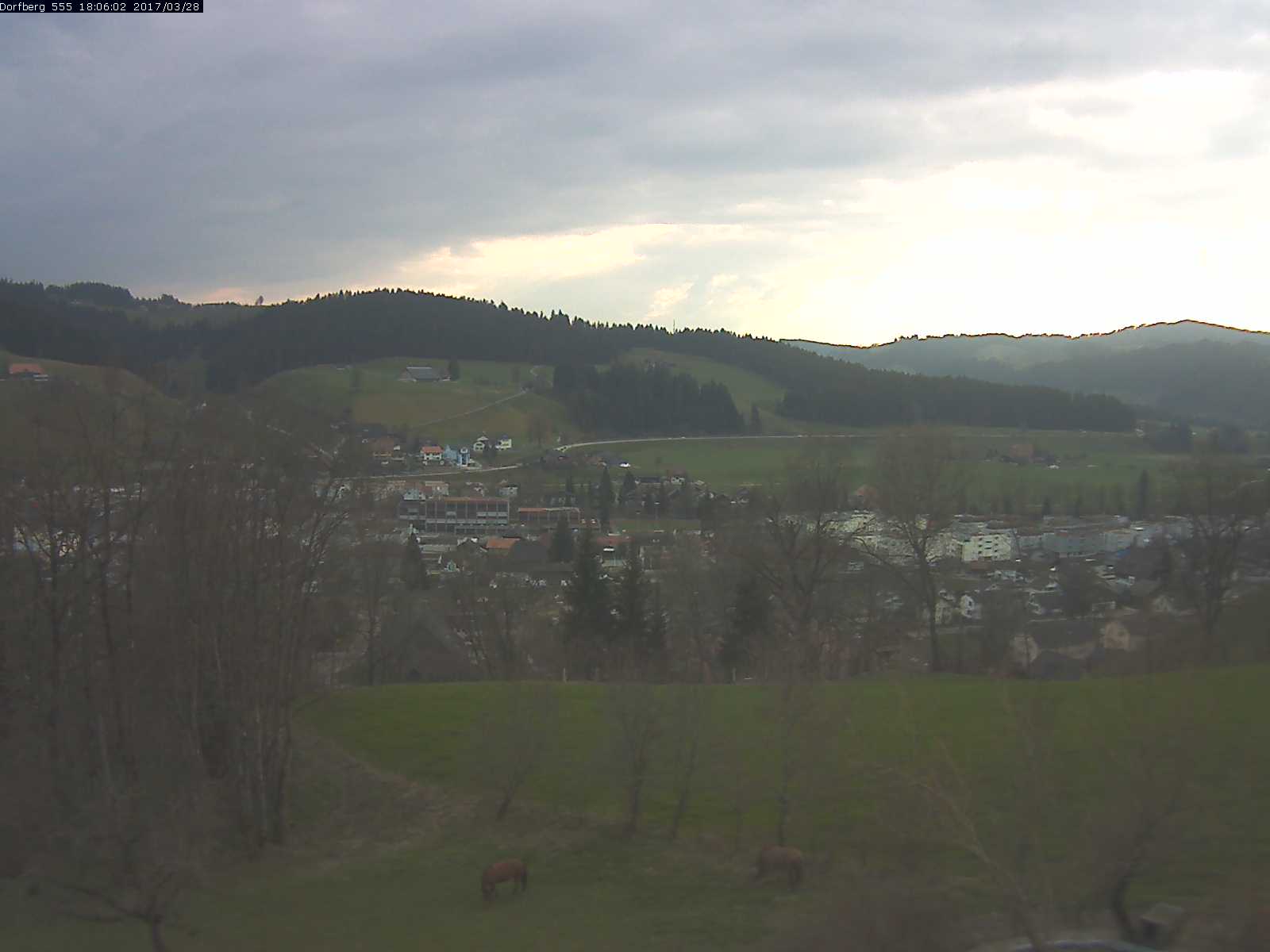 Webcam-Bild: Aussicht vom Dorfberg in Langnau 20170328-180601