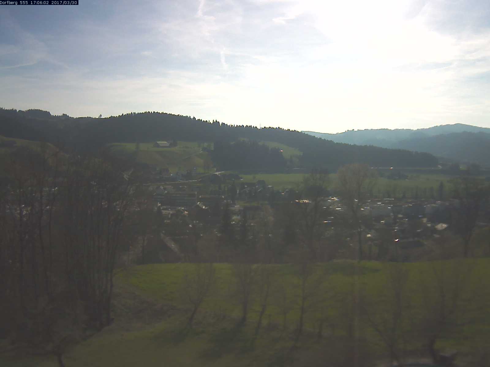 Webcam-Bild: Aussicht vom Dorfberg in Langnau 20170330-170601