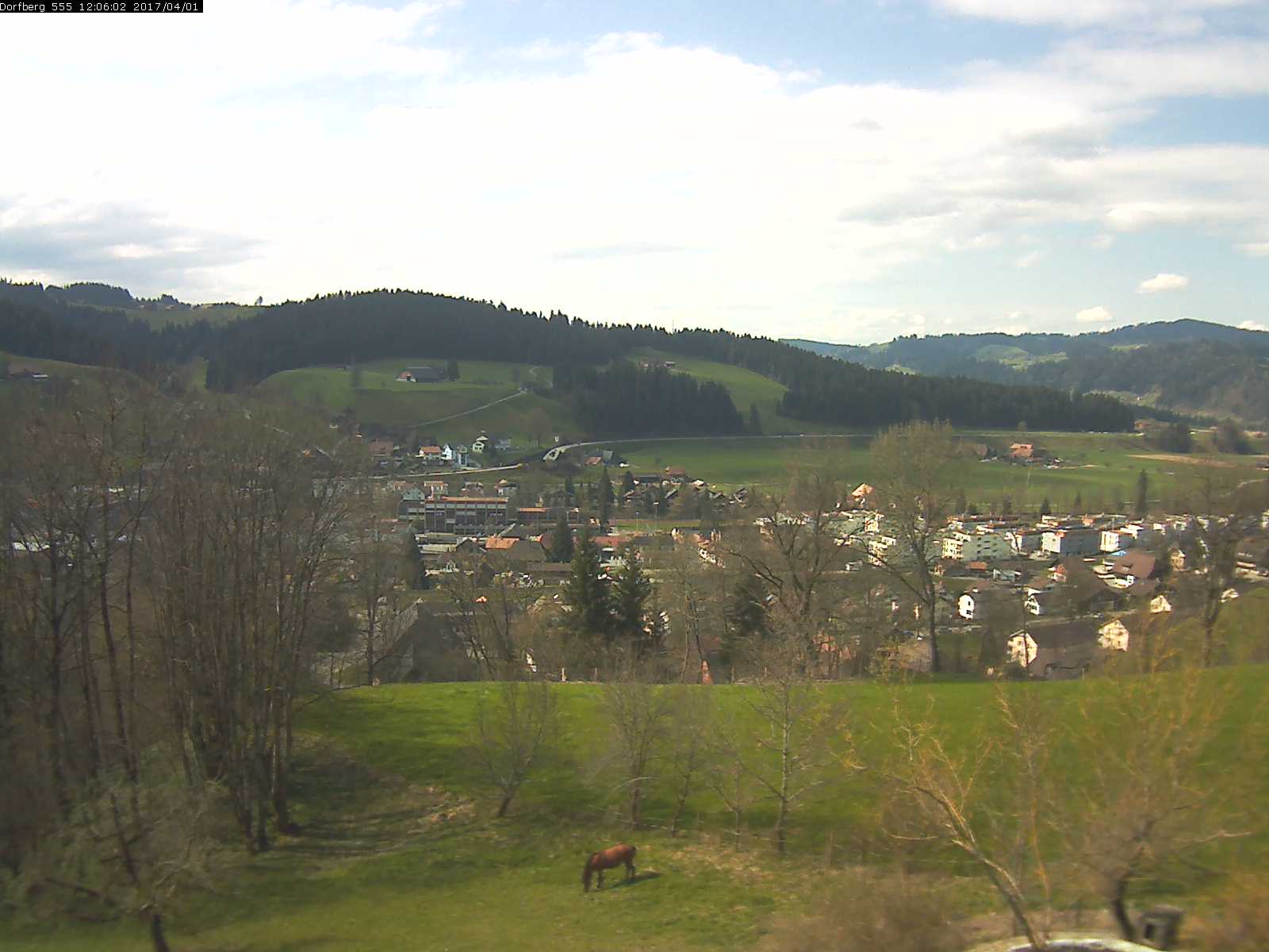 Webcam-Bild: Aussicht vom Dorfberg in Langnau 20170401-120601